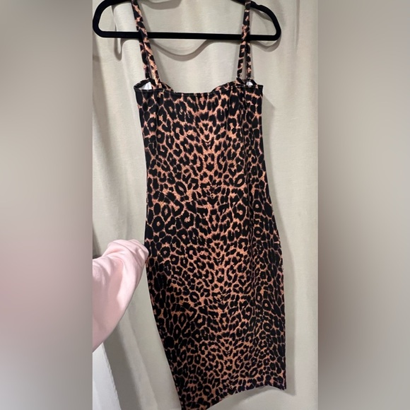Leopard Print Strappy Cup Detail Midi Dress - Picture 7 of 11
